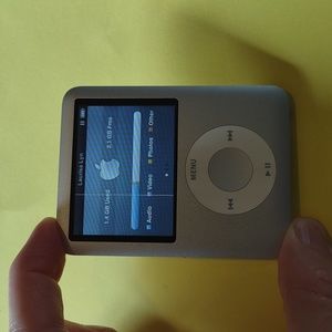Very old silver iPod 4GB